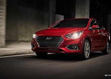 Hyundai Accent 1.4 MT màu đỏ - đầu xe