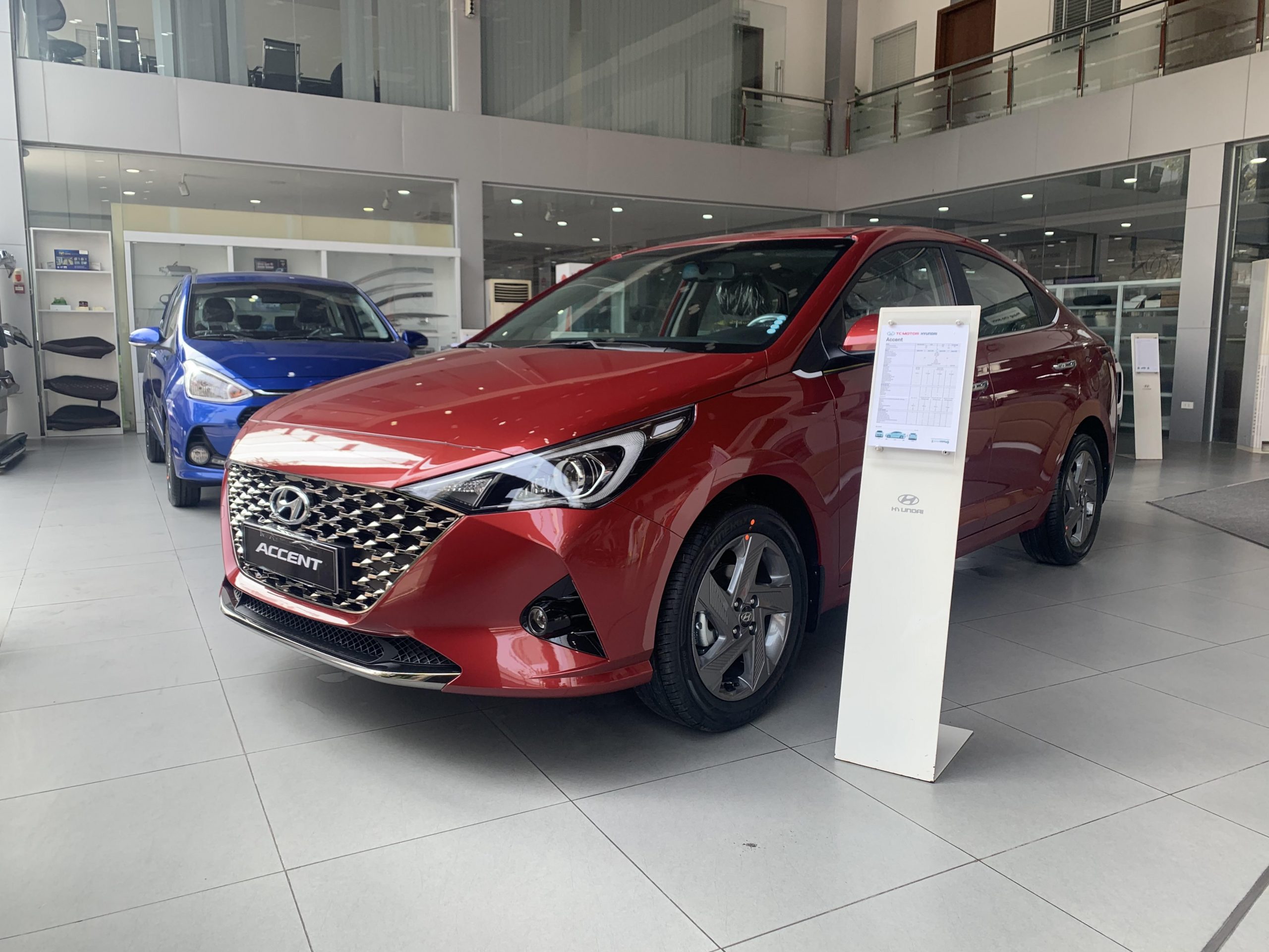 Hyundai Accent 1.4 AT Đặc Biệt 2021 mặt trước